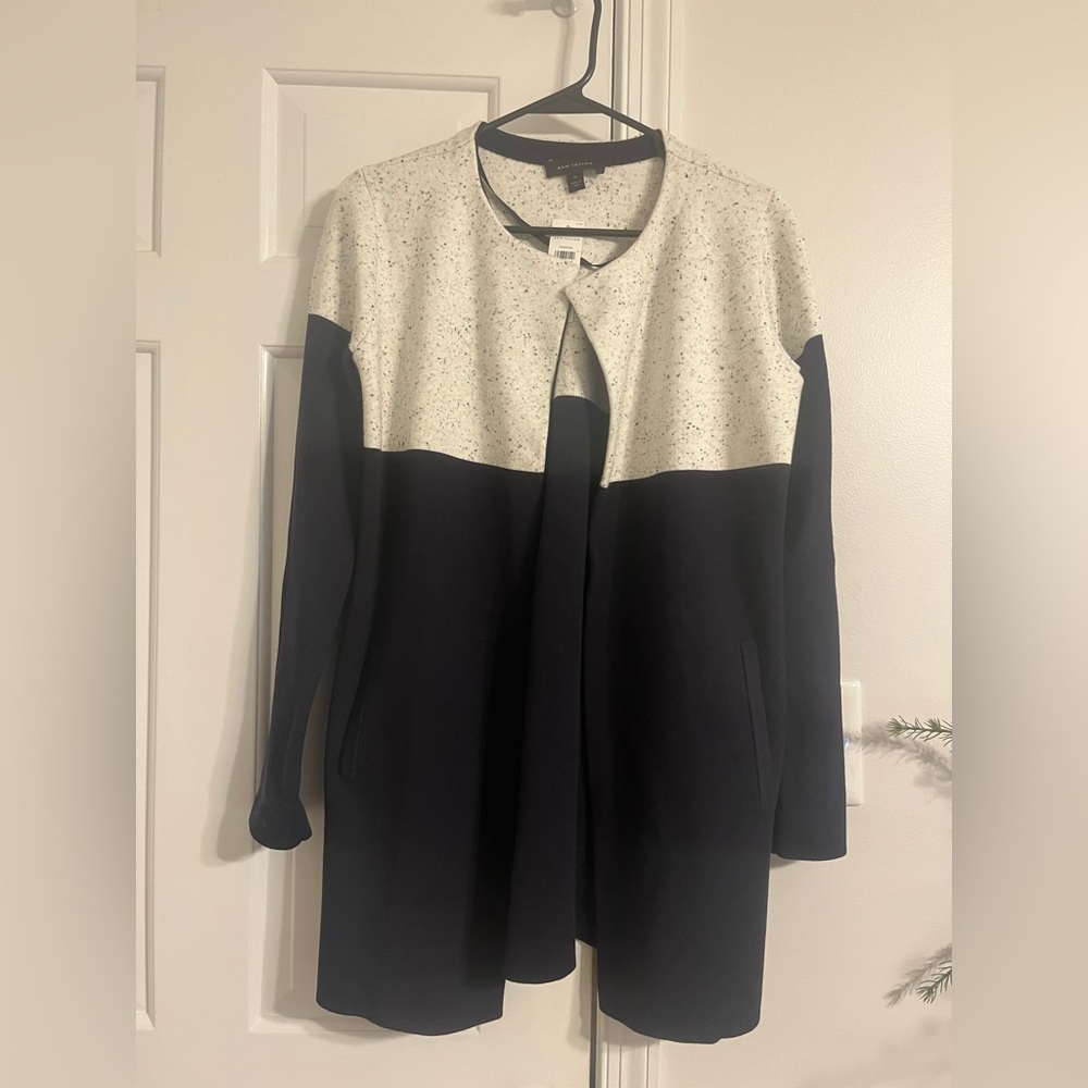 Ann Taylor Navy and White Speckled  Color block open front sweater